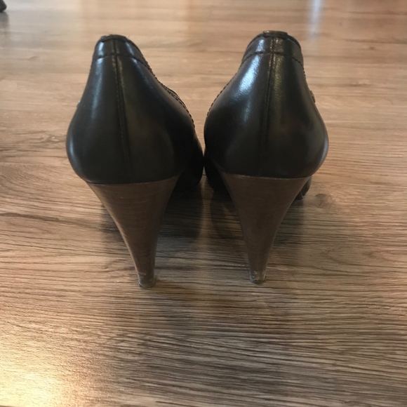 COACH ADRA soft leather black heels - Picture 3 of 3